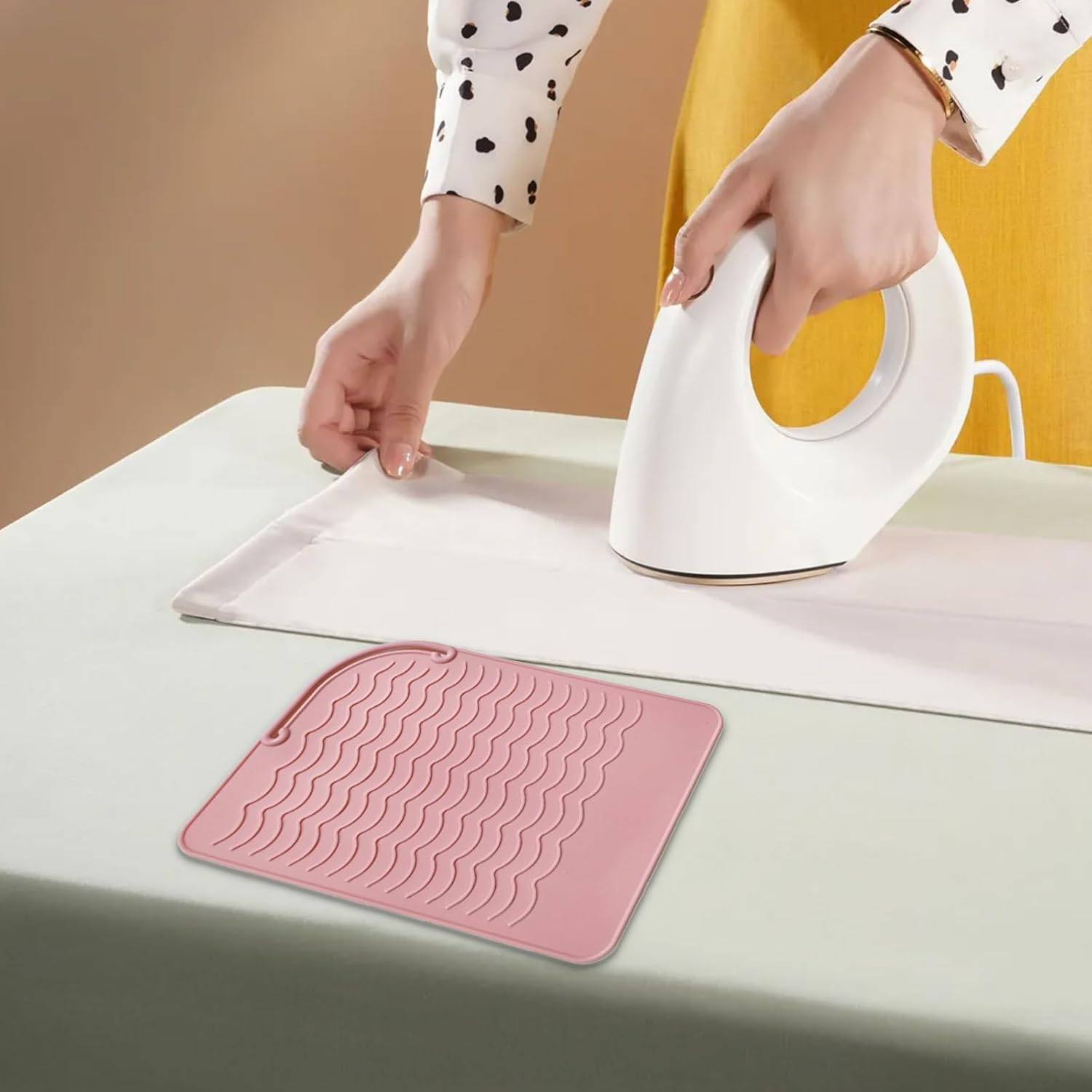 2 Pieces Heat-Resistant Mat for Curling Irons, Heat-Resistant Silicone Mat Curling Iron, Heat-Resistant Mat for Hair Straighteners, for Straightening Combs, Curling Irons, Hair Straighteners, Hair