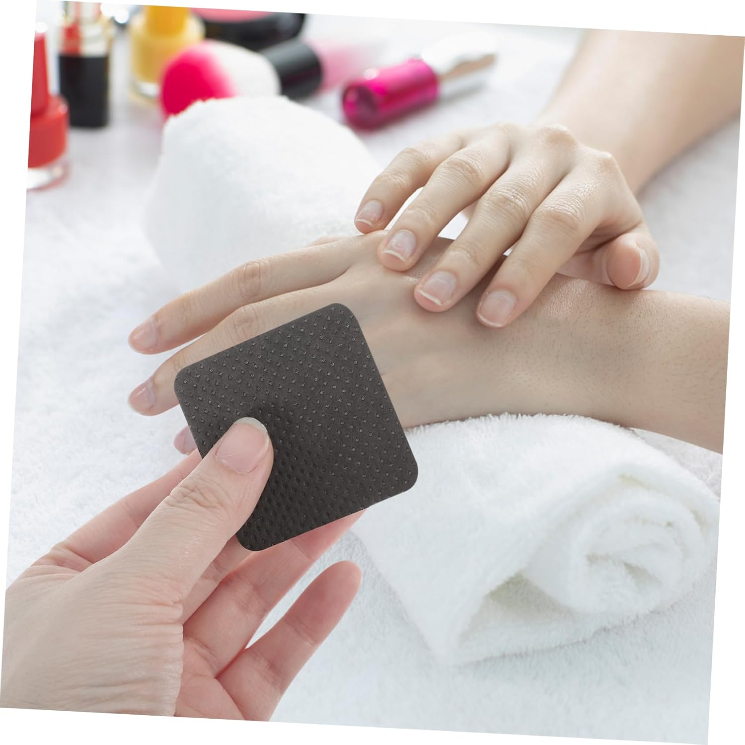 DEARMAMY Lint Free Nail Wipes for Gel Nails 600Pcs Black Square Cotton Pads for Manicure and Travel Use image number 3
