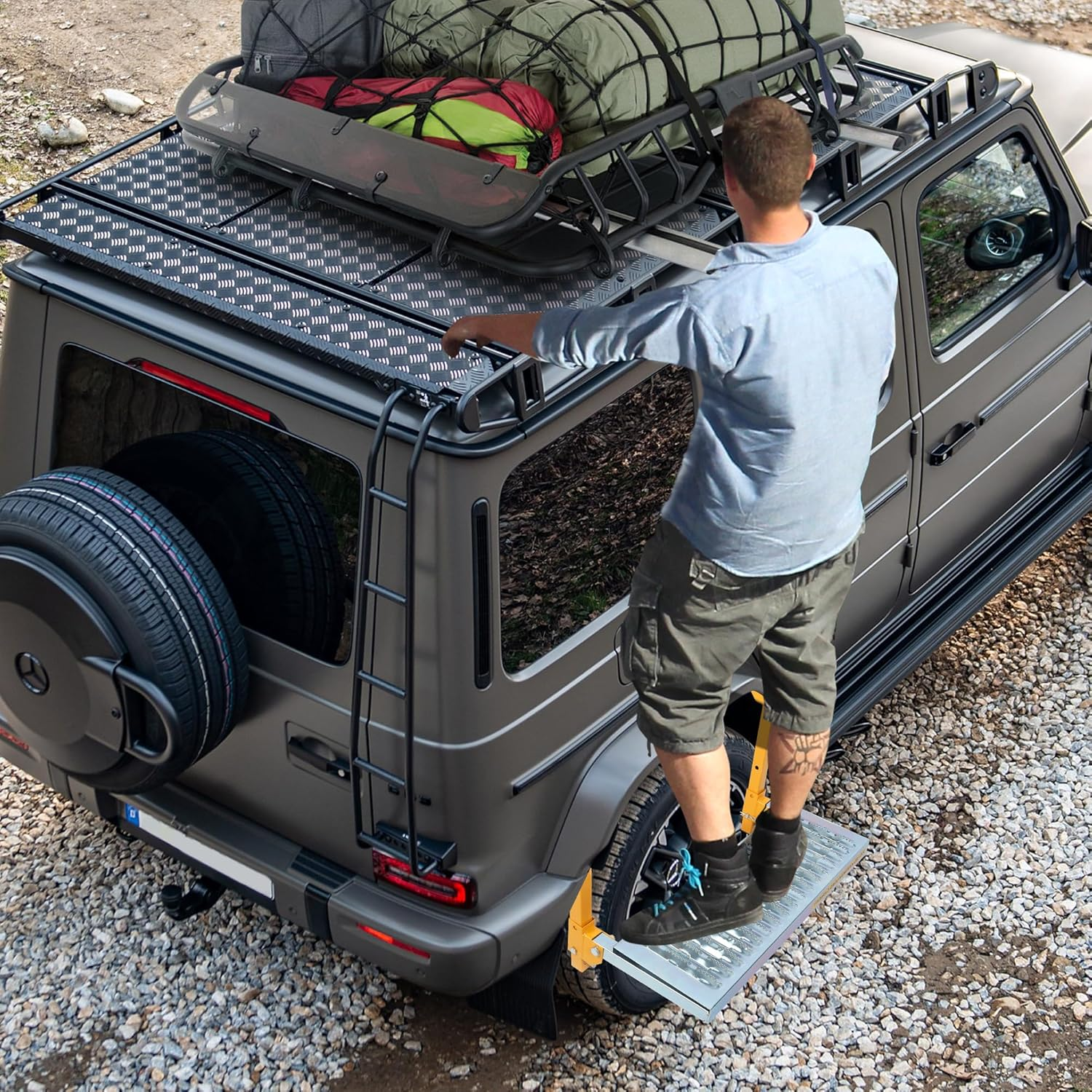 MAXXHAUL 50694 21-1/2" X 7.3" Adjustable Truck Tire Service Step with Non-Slip Platform Foldable 300-Lb Capacity image number 1