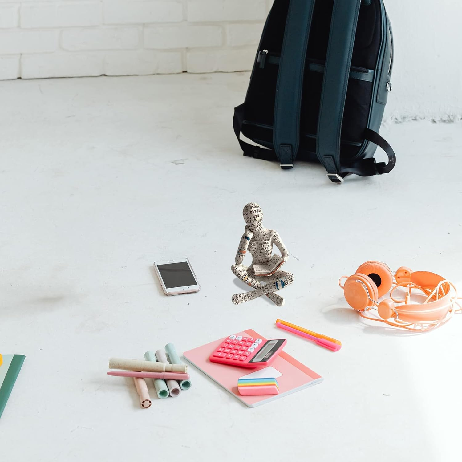 Reading Women Thinker Statue Modern Abstract Art Sculpture, Resin Pulp Reading Collectible Figurines for Home Living Room Office Shelf Decoration image number 4