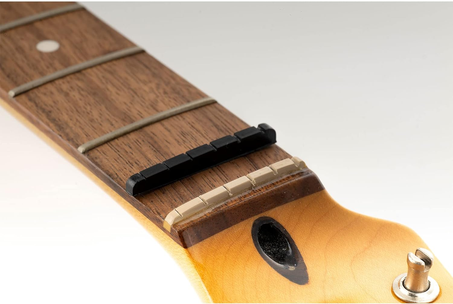 Musiclily Pro Urea Resin Plastic 43Mm Slotted Strat Tele Electric Guitar Nuts Flat Bottom for 6-String Stratocaster/Telecaster Guitar, Black(Set of 2) image number 5