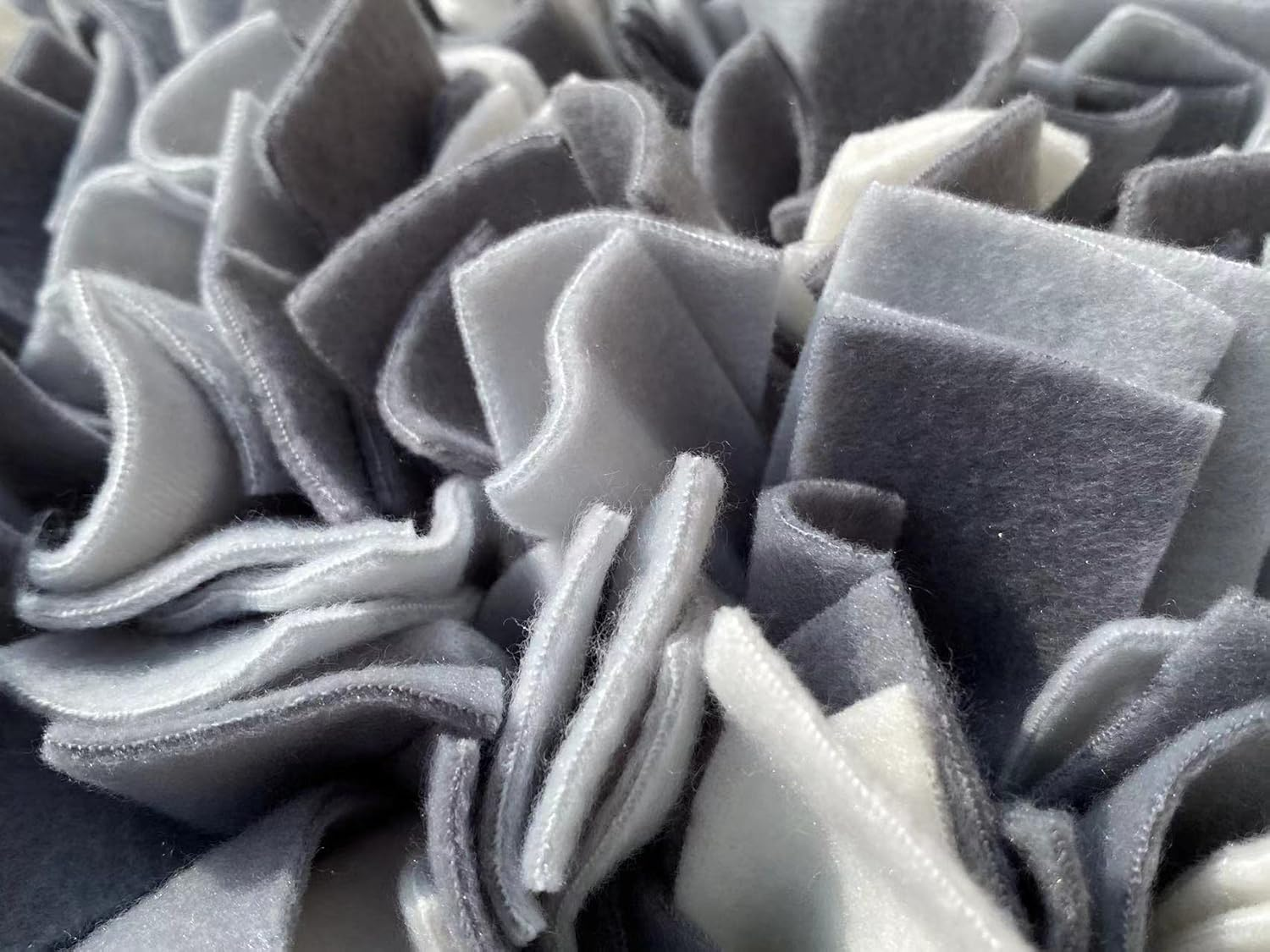 45X45Cm anti Slip Washable Cat Sniffing Mat, Encourage Nature Foraging Skill Snuffle Mat, Dog Feeding Mat image number 2