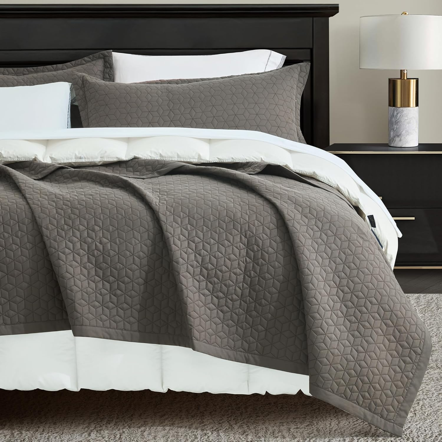 Blythease Oversized King Bedspread 128X120 Extra Wide, Modern & Contemporary Look, Lightweight Bedding Cover, Reversible, 5 Piece, 100% Microfiber, Brown - Green Jacket image number 4