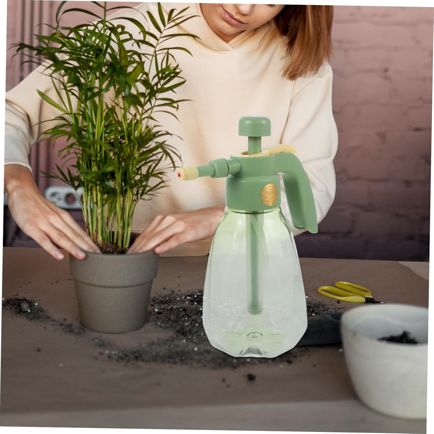 TOYZFRIENDY Small Watering Can for Plant Spraying Plastic Mister Pressure Spray Function for Indoor Gardening and Flower Pots image number 5