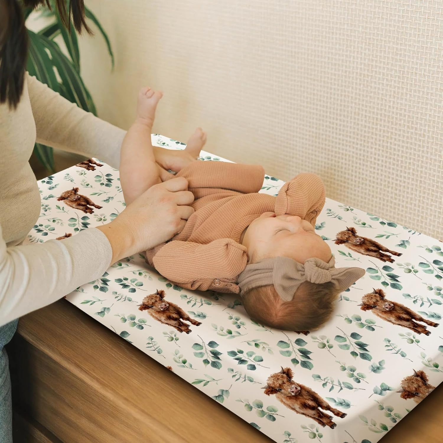 Hawskgfub Highland Cow Eucalyptus Leaf Changing Pad Cover for Baby Girl Boy, Natural Western Farm Animal Diaper Change Table Covers, Soft Stretchy Safe Snug Fitted Changing Mat Sheet Fit 32"/34" X 16" image number 2