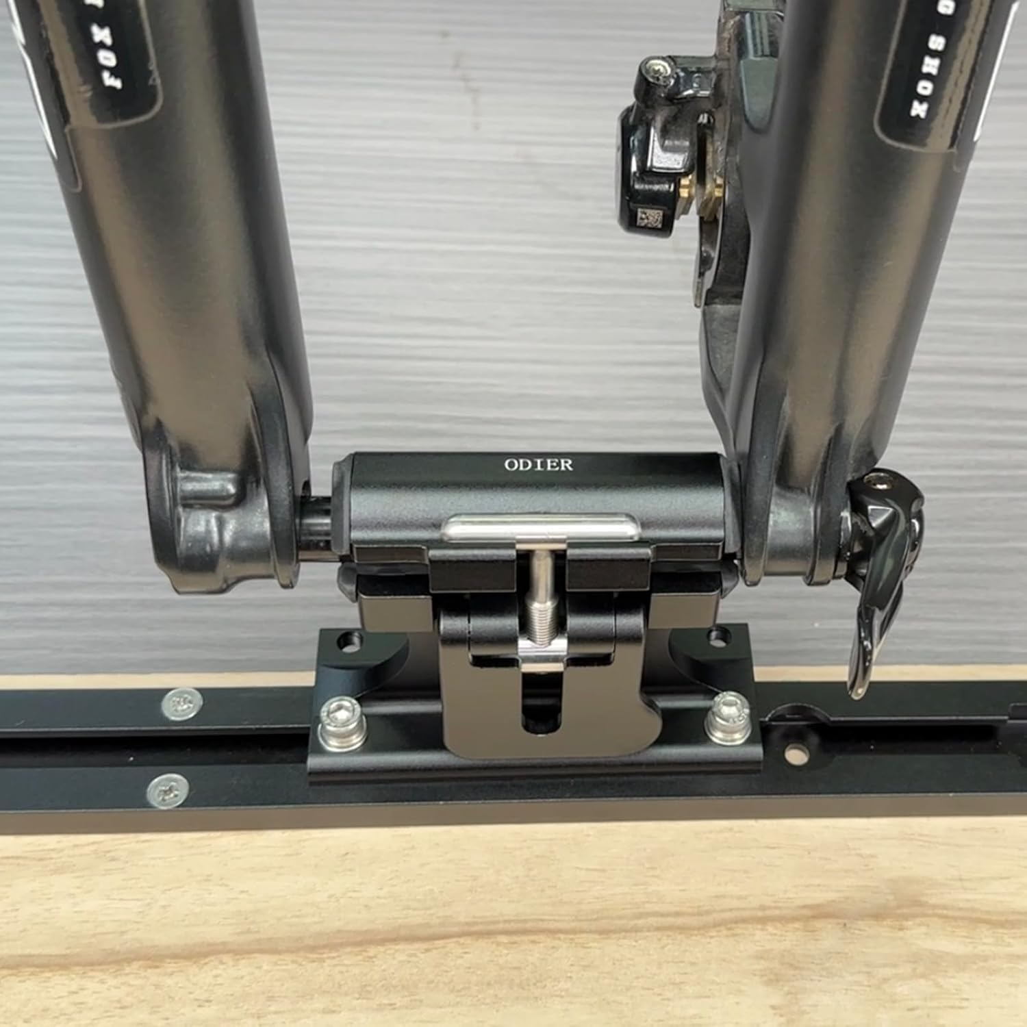 ODIER Thru Axle Bike Fork Mount Quick and Secure Mount for SUV Van and Camper image number 4
