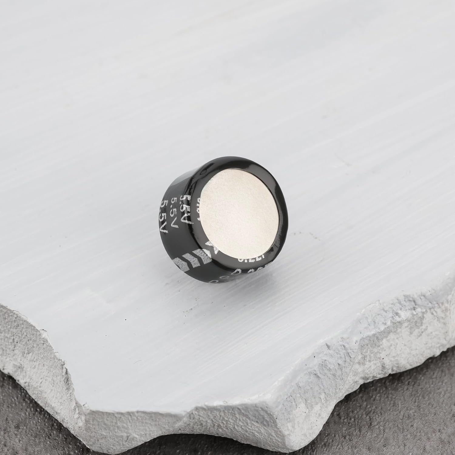 SING F LTD 5Pcs 0.22F 5.5V Super Capacitor Type-C Suitable for New Energy Electric Vehicles Rail Transit Consumer Electronics Power Systems (Pitch 5.08Mm) image number 1