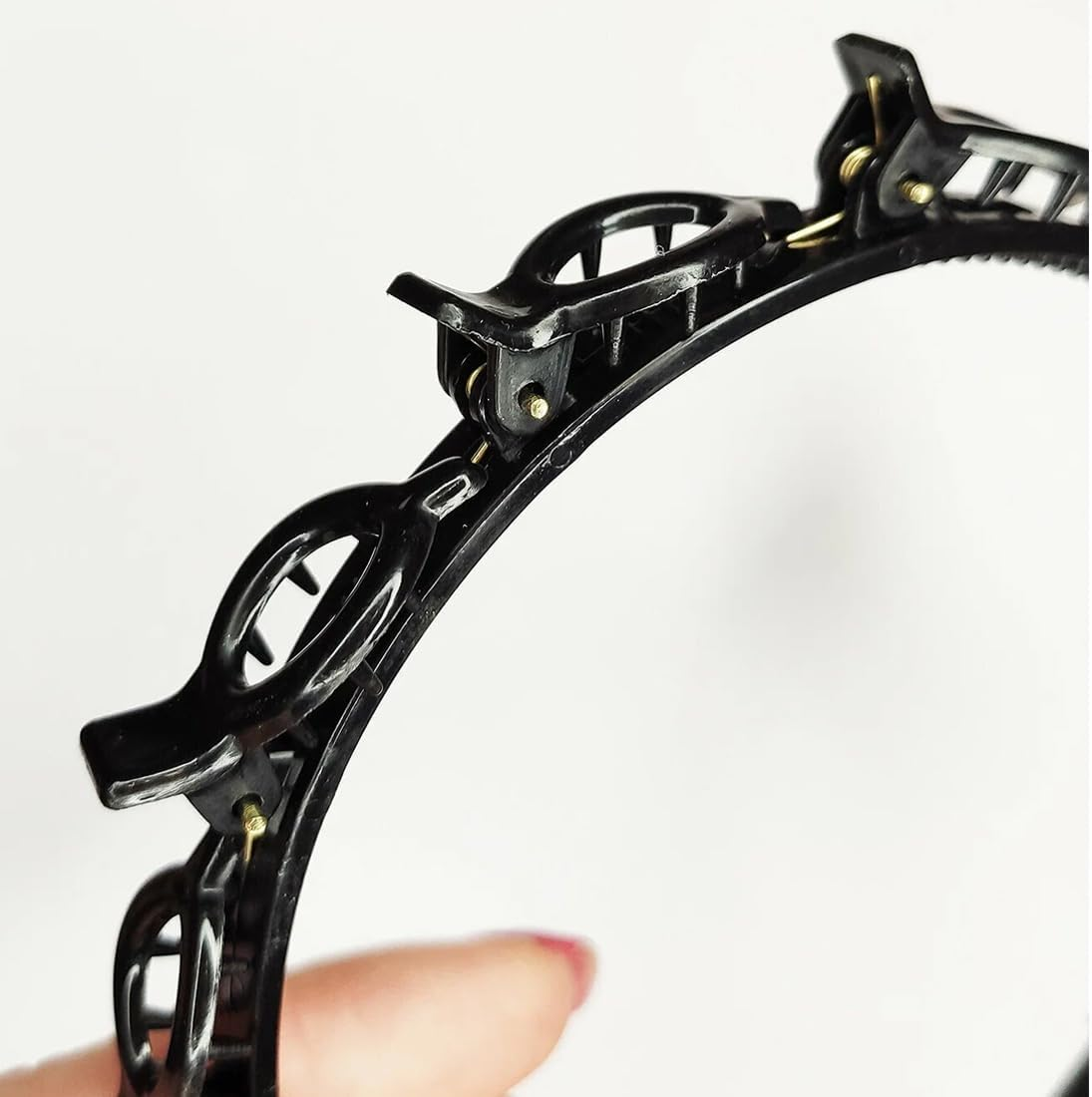 UEAVOID Pack of 2 Hair Bands with Clips Tooth Headband Braid Tool Hairstyle Aid Elegant Headband for Women and Girls (Black and Brown) image number 2