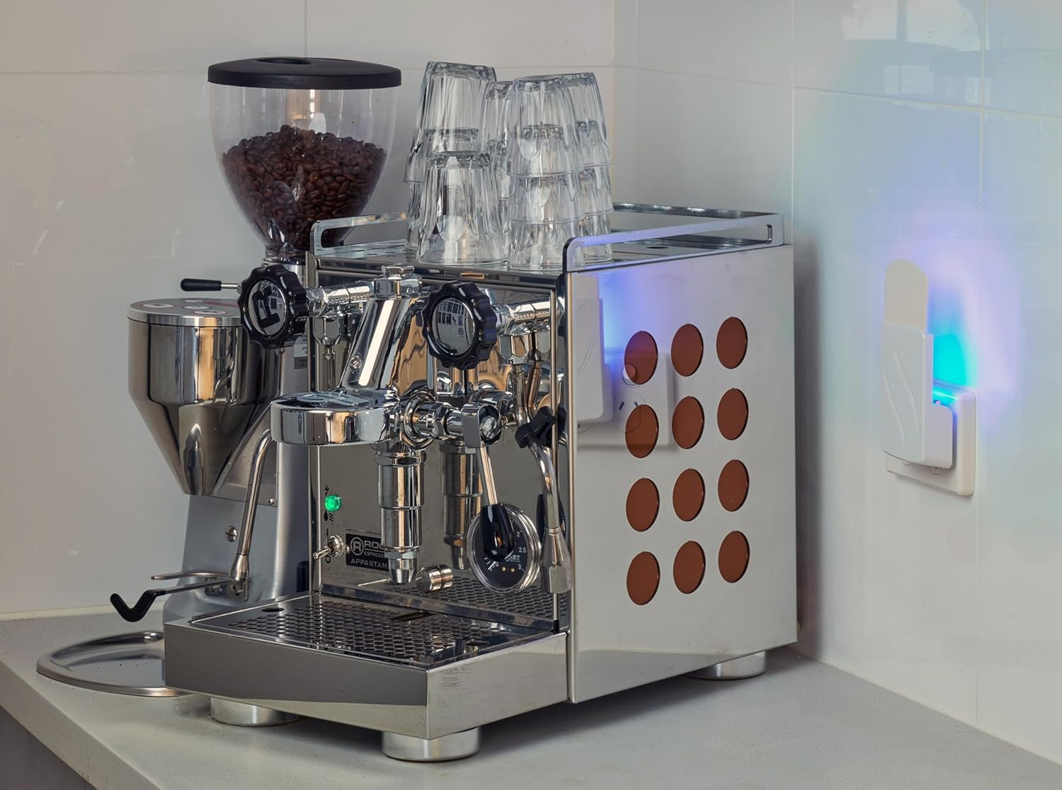 Mozzigear Glow Guard Multi Insect Plug-In Trap - No Chemicals, No Smell, No Noise, image number 5