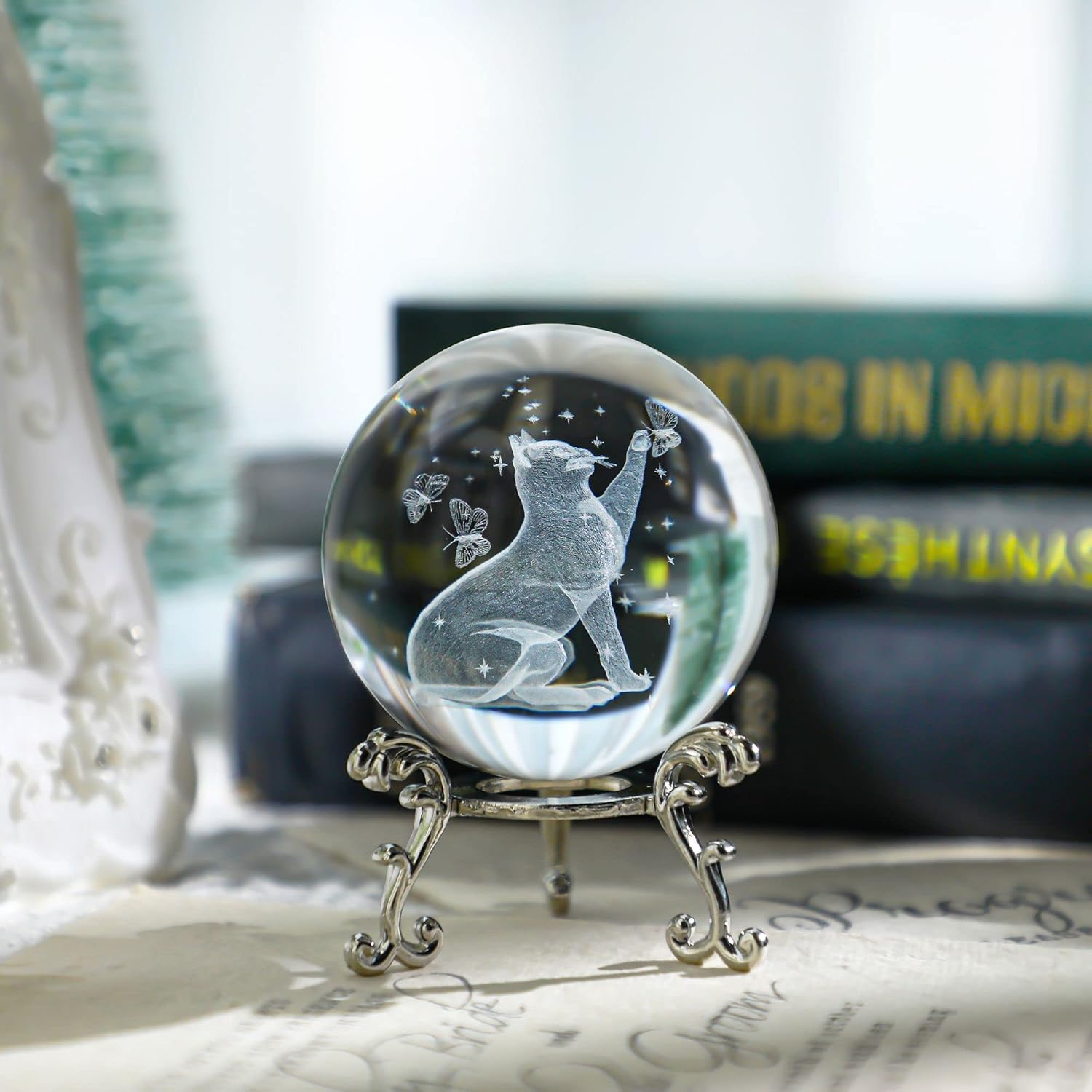 HDCRYSTALGIFTS Cat Crystal Ball with Stand 3D Laser Engraved Glass Globe Decorative Art Crystal Sphere Glass Ball Paperweight Gifts for Women(2.5In,Clear) image number 3