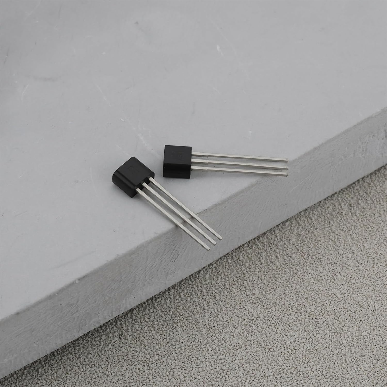 VGOL 4Pcs ZTX651 NPN Silicon Transistor for General Purpose Amplification and Switching Applications image number 6