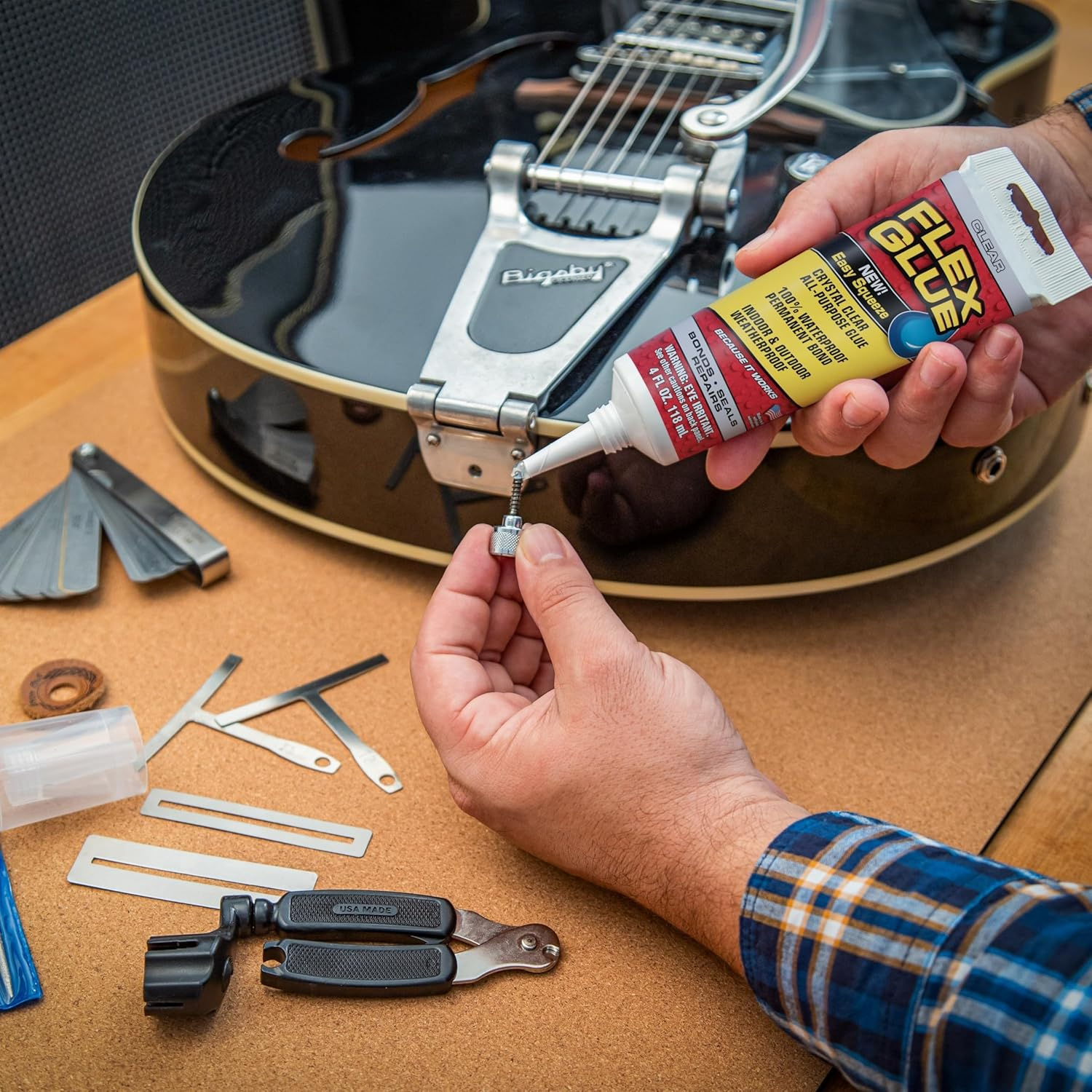 Flex Glue, Super Strong, Transparent, Rubberized Waterproof Adhesive, Works Underwater, Use on Pools, Showers, Outdoors, Concrete, Brick, Pavers, UV Resistant, 4 Oz Squeeze Tube, Clear image number 5