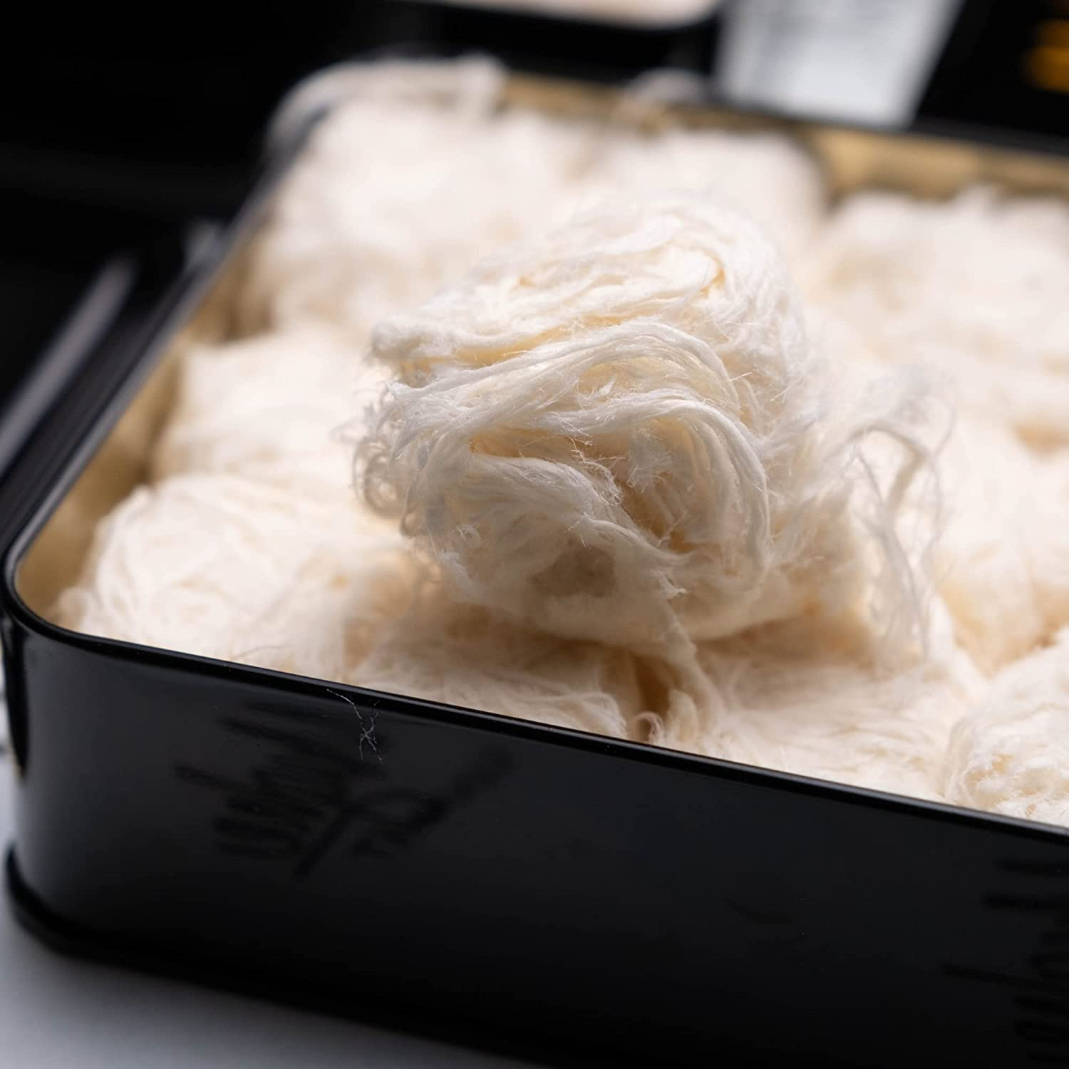 Mughe Gourmet Turkish Cotton Candy Pismaniye Sweet (12 Fluffs) - Special Halva Candy Metal Gift Box - Confectionery Pishmaniye - Traditional Floss Halvah - Perfect Gifts for Birthday, Christmas image number 2