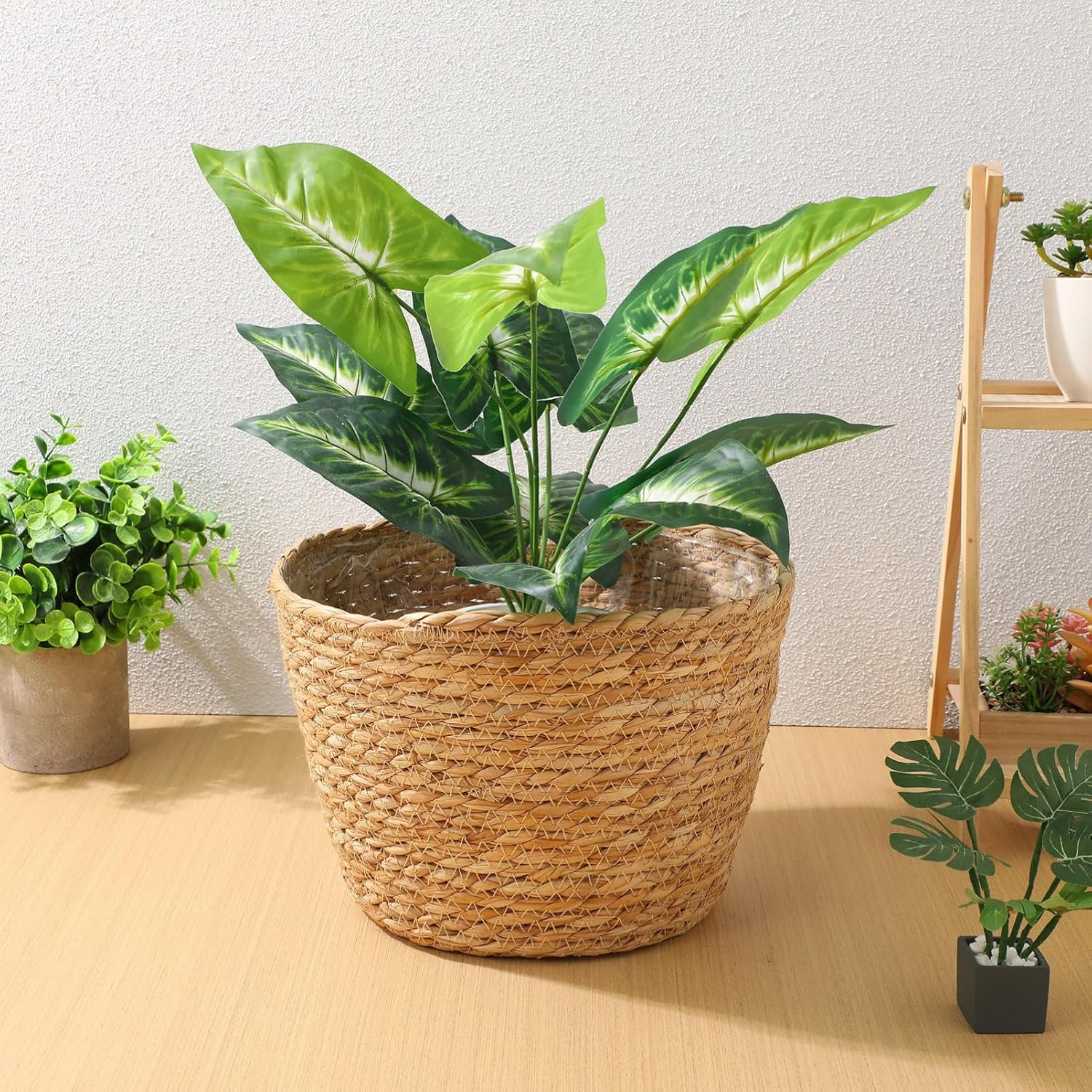 UKCOCO Woven Plant Basket with Liner : Straw Planter Basket Flower Pot for Indoor Outdoor, 9.82X7.47X7.47In