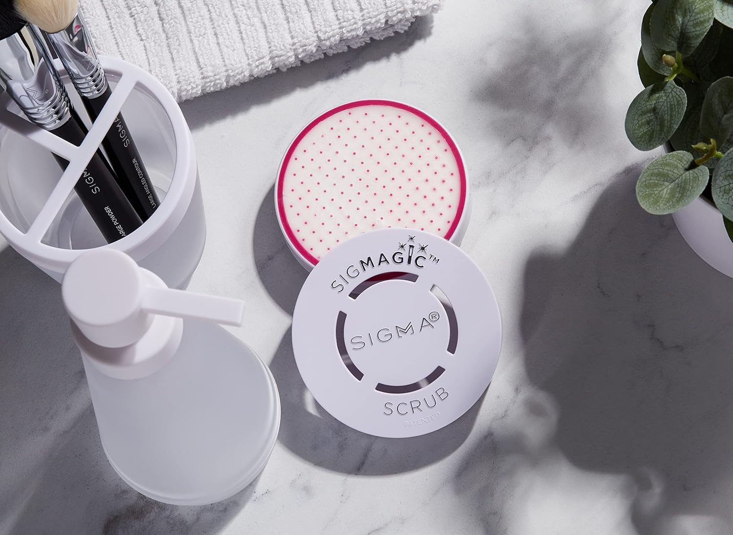 Sigma Beauty - Sigmagic Scrub - Two-In-One Makeup Brush Cleanser and Brush Care Gadget image number 5
