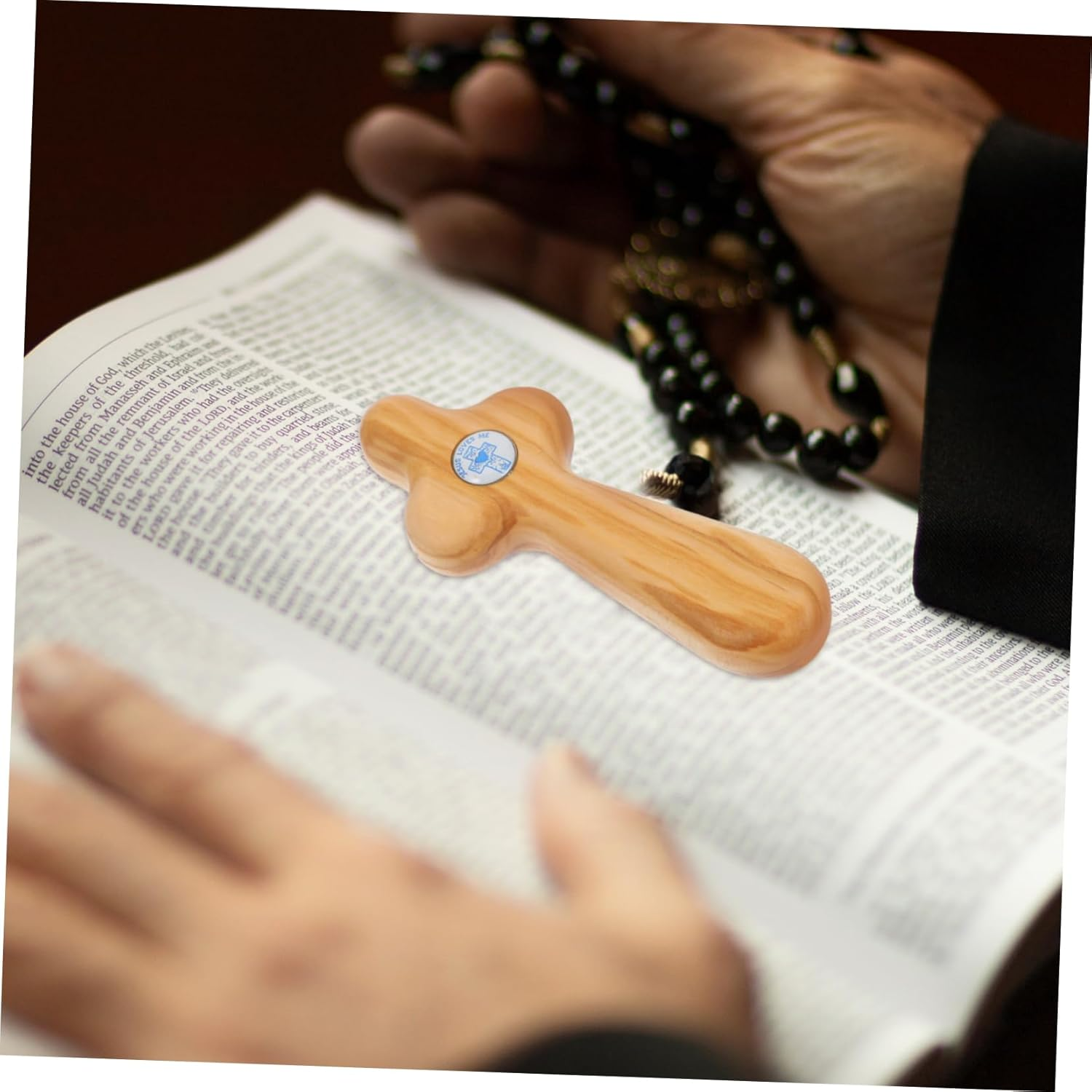 Homoyoyo Wooden Cross for Prayer Olive Wood Pocket Cross for Christian Ceremonies Unique Artisan Quality for Baptism Confirmation Thoughtful Religious Keepsake image number 3