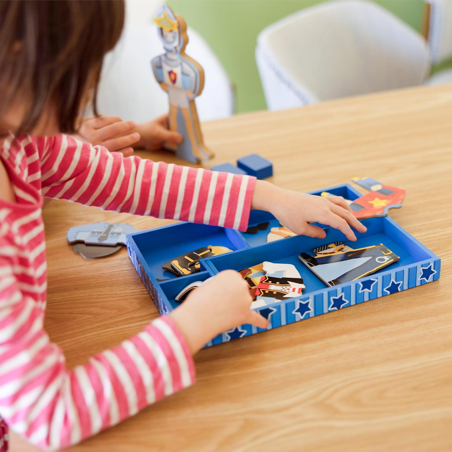 Melissa & Doug - Joey Magnetic Dress-Up - Wood image number 4