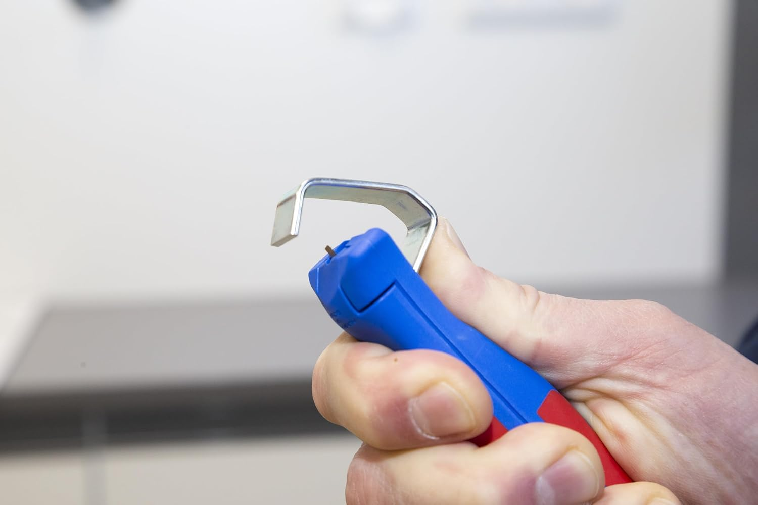 WEICON 50050116 Cable Knife 4-16, Blue/Red, One Size image number 6