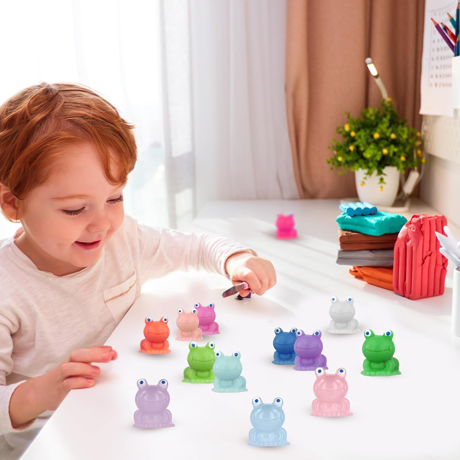 Pack of 100 Mini Resin Frogs, Luminous Frog, Small Frogs, Miniature Figures, Frogs, Garden Decoration, Mini Resin Animals for DIY, Dollhouse Decoration (20 Colours) image number 2