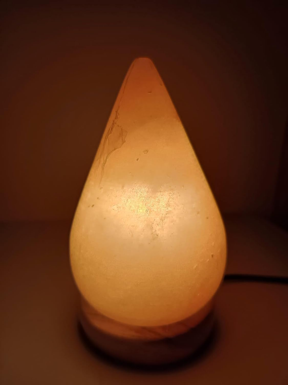 1-2 KG Premium Natural Teardrop Salt Lamp 100% Authentic, Handcrafted from the Foothills of the Himalayas Beautifully Hand Craft Teardrop Comes with Complete Electric Fitting image number 4