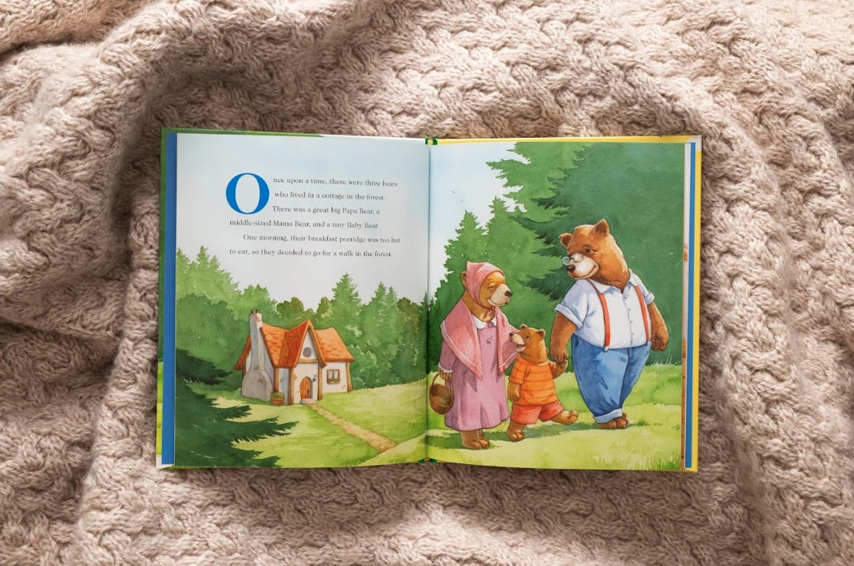 Goldilocks and the Three Bears: a Little Apple Classic image number 2