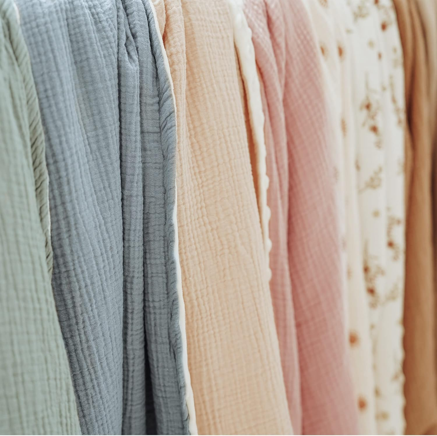 Konssy Baby Blankets for Unisex Boys Girls, Super Soft Nursery Minky Blankets with Muslin Cotton Front and Dotted Fleece Backing, Printed Bed Throws Newborn