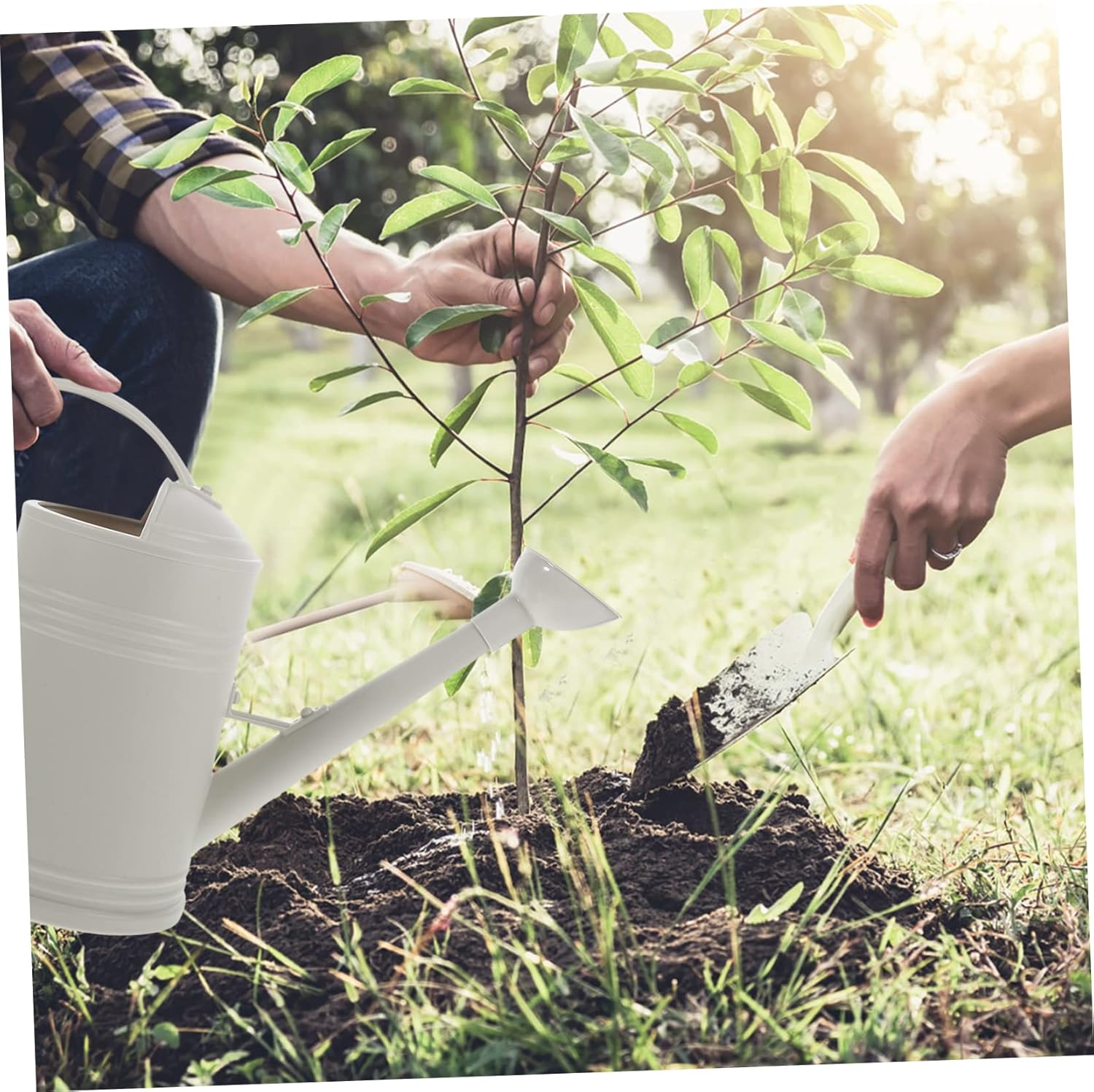 1.8L Long Spout Watering Can Household Indoor Garden Pot Succulent Flower Watering Sprinkler for Balcony Patio with Large Capacity in Beige