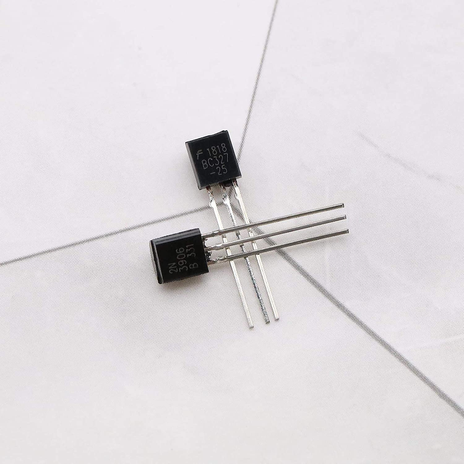 Emsea 200Pcs NPN PNP 3-Terminal TO-92 Transistor Assortment Kit BC337 BC327 2N2222 2N2907 2N3904 2N3906 S8050 S8550 A1015 C1815 image number 1