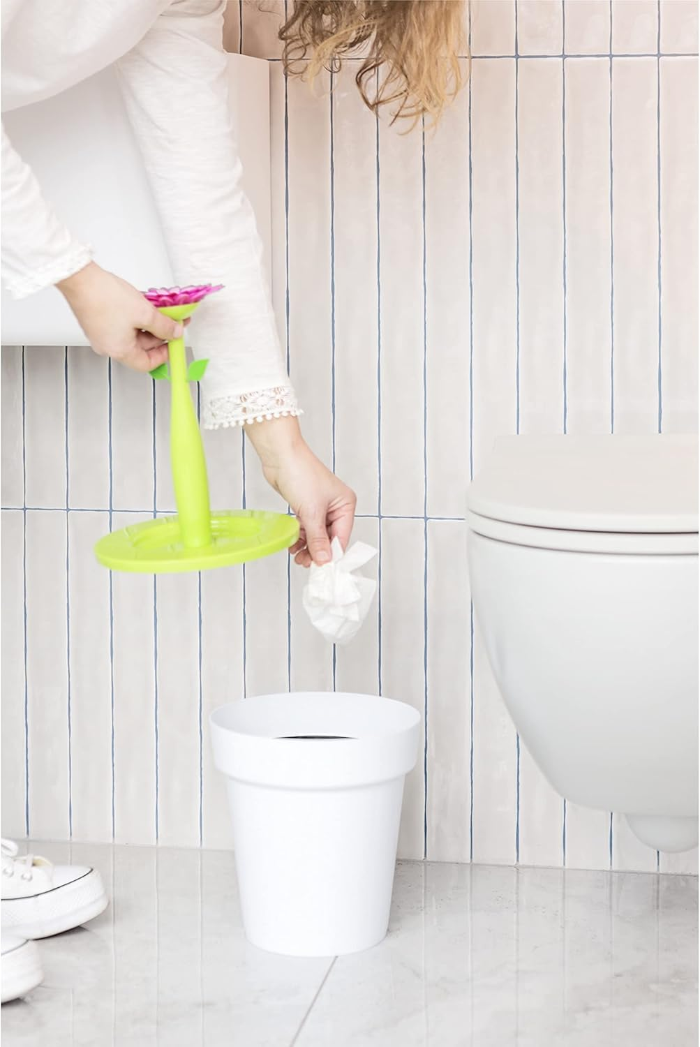 Vigar Flower Power Bathroom Bin, 3 Litre Capacity, White image number 3