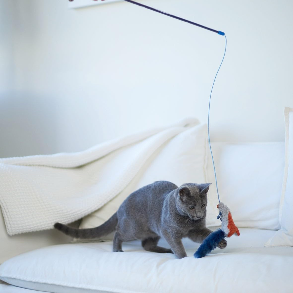 Kazoo Flying Mouse Wand Cat Toy image number 2