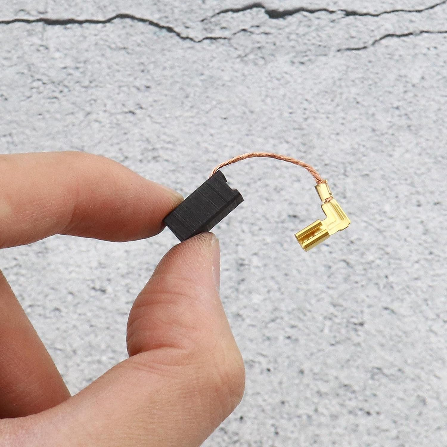 2 Pairs Carbon Brushes with Spring Connector Multifunctional Sanding Machine Motor Replacement Part Compatible with Dewalt DWE315 DWE314 Power Tool Accessories