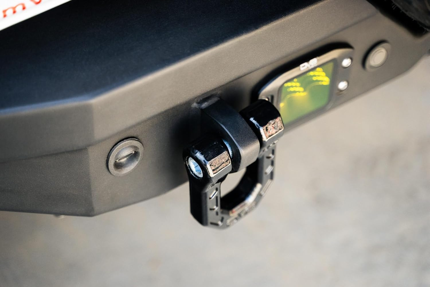 DV8 Offroad Elite Series D-Ring Shackles | Pair | 8 Ton Working Load Limit | (4) ⅛&rdquo; & (4) 3/16&rdquo; Isolators Included | 1&1/16&rdquo; Thick Forged Steel D-Ring (Black) image number 2