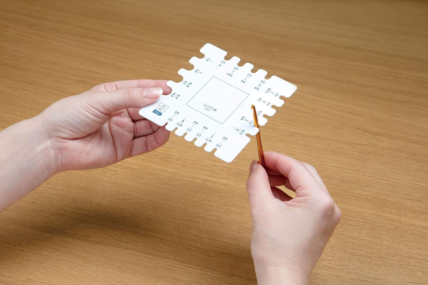 Clover Swatch Ruler and Needle Gauge image number 1