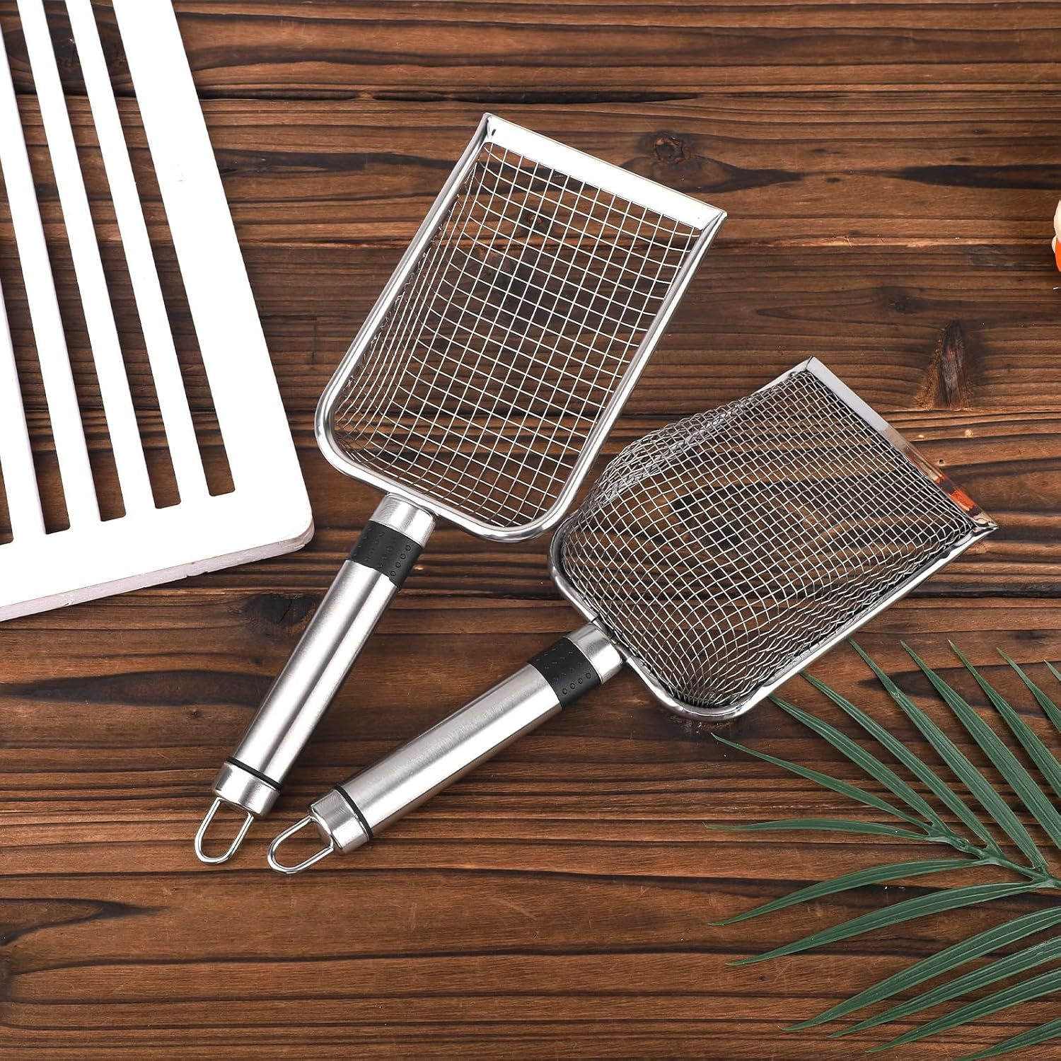 2Pcs Gardening Sifters, 5 & 3.8Mm Grids Stainless Steel Sand Compost Sifter with Handle Gardening Supplies Perfect for Sand Rocks Dirt Compost image number 3