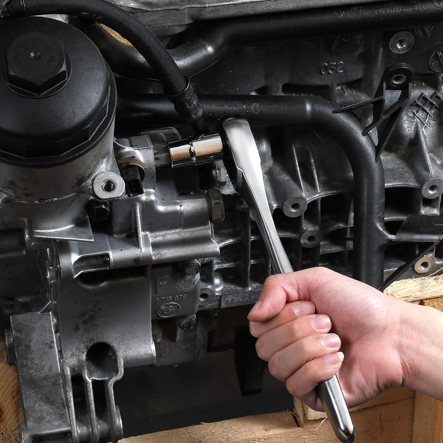 WORKPRO 13-Piece Torx Bit Socket Set T8-T60, 1/4", 3/8" and 1/2" Drive, S2 Steel 6 Point Star Bits and CR-V Sockets with Storage Case for Hand Use Work on Cars, Trucks