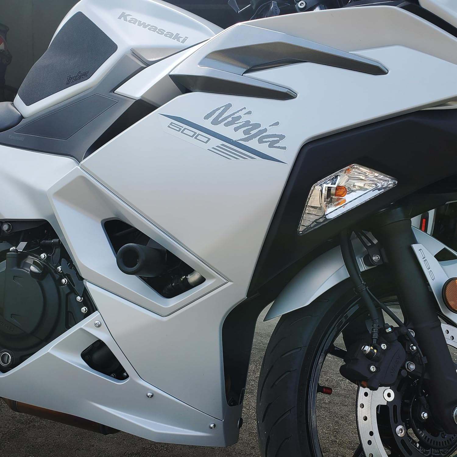 Shogun USA Made Kawasaki Ninja 500 Z500 2024 2025 NO Cut Black Frame Sliders Fits ABS & Non ABS Models - 750-4169 - Instructions Shown in Images image number 5