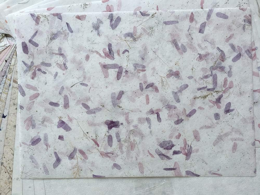 8.5X12 Inches Mulberry Paper Sheet Design Craft Hand Made Art Tissue Japan Origami Washi Wholesale Bulk Sale Unryu Suppliers Thailand Products Card Making Paper with Dried Leaves 60 Sheets image number 2