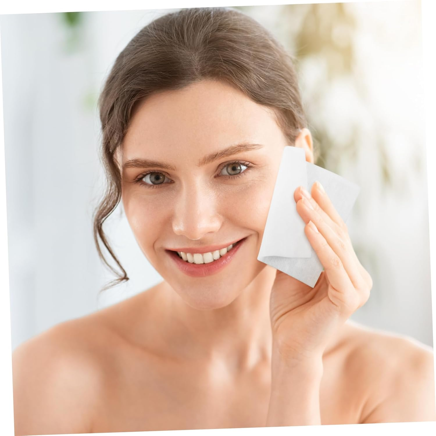 Mobestech Makeup Remover Pads and Face Cleaner Pads, 400Pcs Non-Woven Fabric 10X10Cm Disposable Cosmetic Cleansing Tool for Sensitive Skin, Daily Facial Makeup Removal image number 5