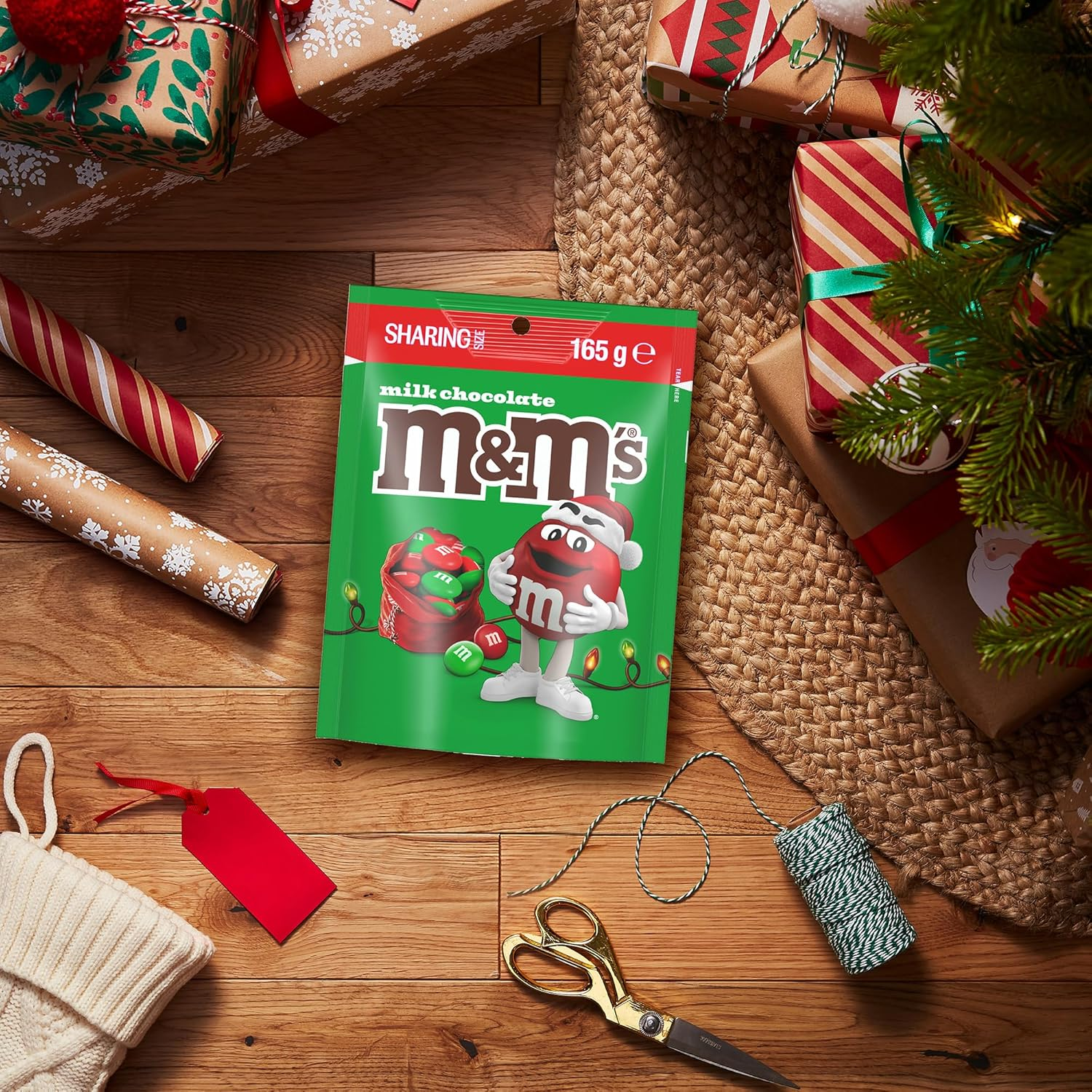 M&M&rsquo;S Christmas Red & Green Milk Chocolate Snack Bag 165G image number 3