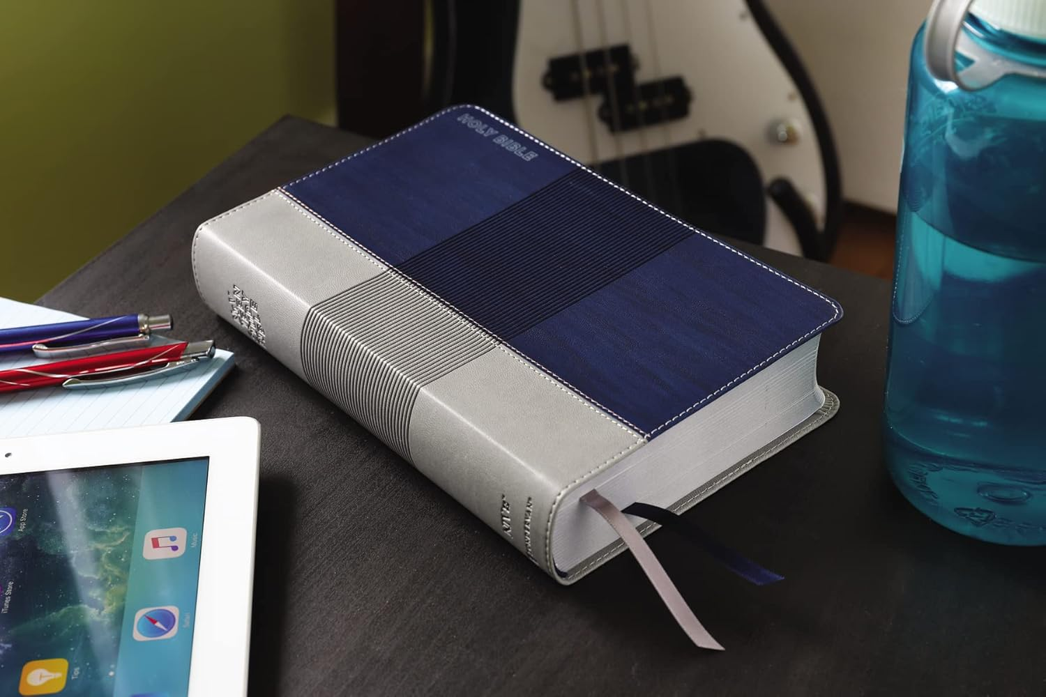 NIV Teen Study Bible Comfort Print [Blue] image number 3