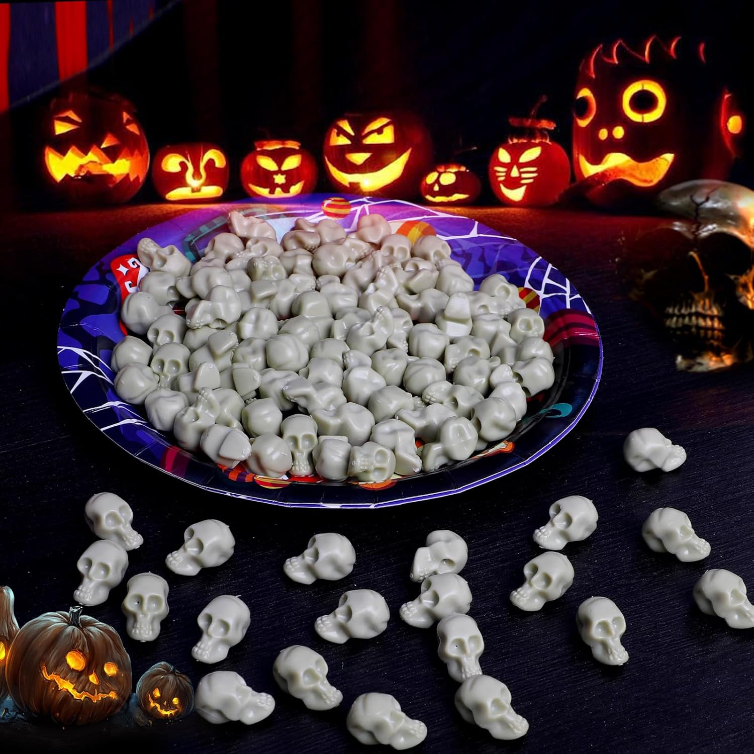 KIMOBER 100PCS Mini Skulls Heads Miniature Figurines,Small Plastic Realistic Halloween Skeleton Skulls Head Prank Props for Party Bar Home Table Decorations image number 3
