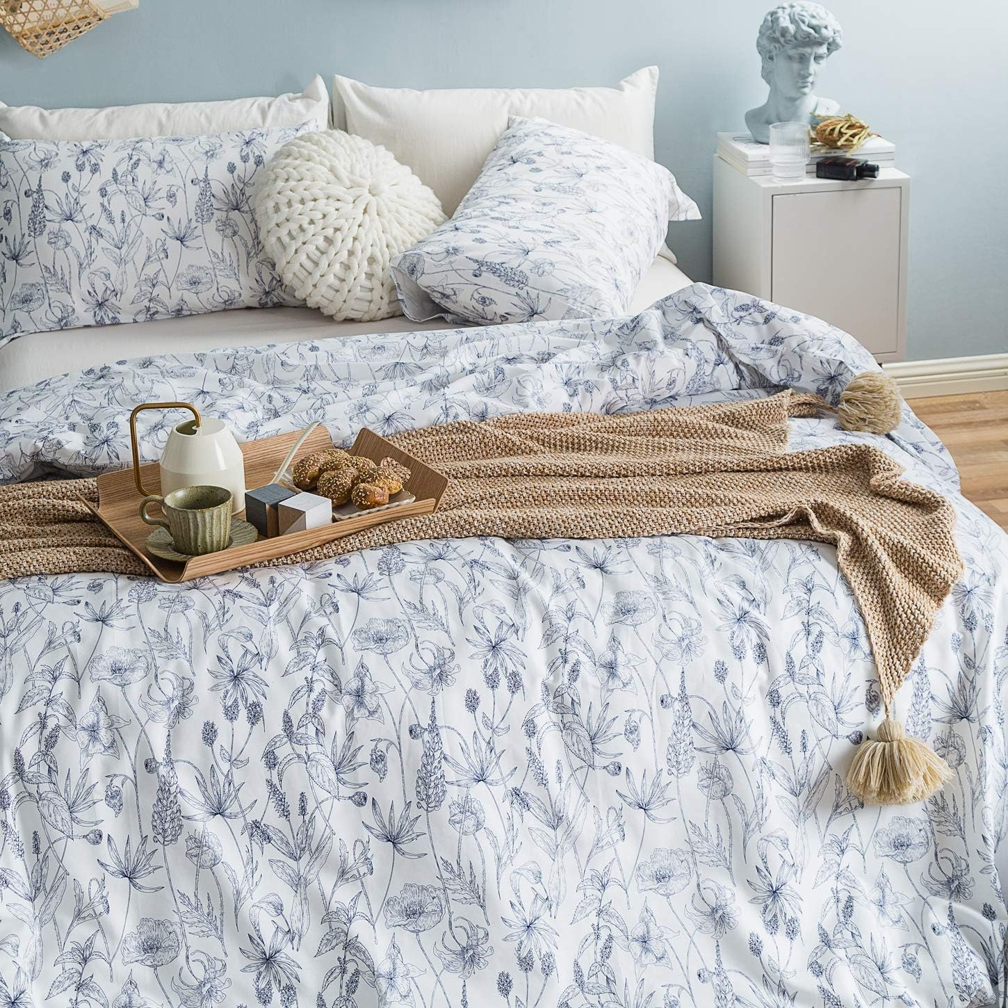 SUSYBAO Floral Duvet Cover King 100% Cotton Blue White Botanical Duvet Cover 3 Pcs Set 1 Vintage Navy Flower Duvet Cover with Zipper Ties 2 Pillowcases Luxury Soft Garden Plant Print Bedding Set image number 6