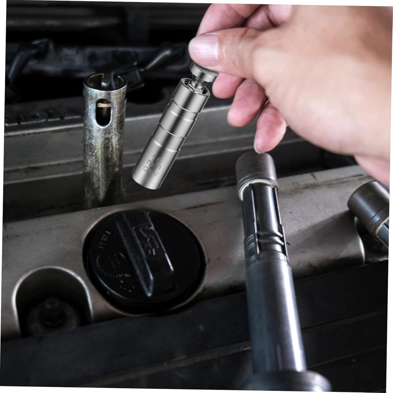 LALADEFIEE 2Pcs Magnetic Spark Socket Steel Tool for Easy Removal Installation of Cars Motorcycles Essential Automotive Accessory image number 3