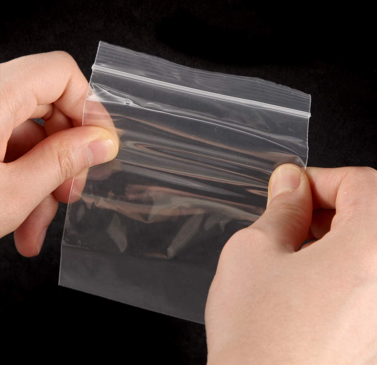 100 Pcs 7 * 11Cm Clear Poly Zipper Bags, H HOME-MART 3.15 Mil Reclosable Self Sealing Clear Plastic Bags,Pe Poly Plastic Zipper Storage Bags for Jewelry, Candy, Beans, Small Items