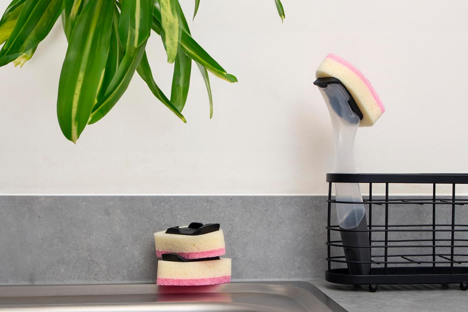 Dishmatic Wonder Washee Fillable Dish Wand &ndash; No.1 in Australia &ndash; Flexi-Fibre XL Head, Refillable, Non-Scratch, Dispenses Liquid, Firm in Cold, Soft in Warm, Ideal for Dishes & Pans image number 3