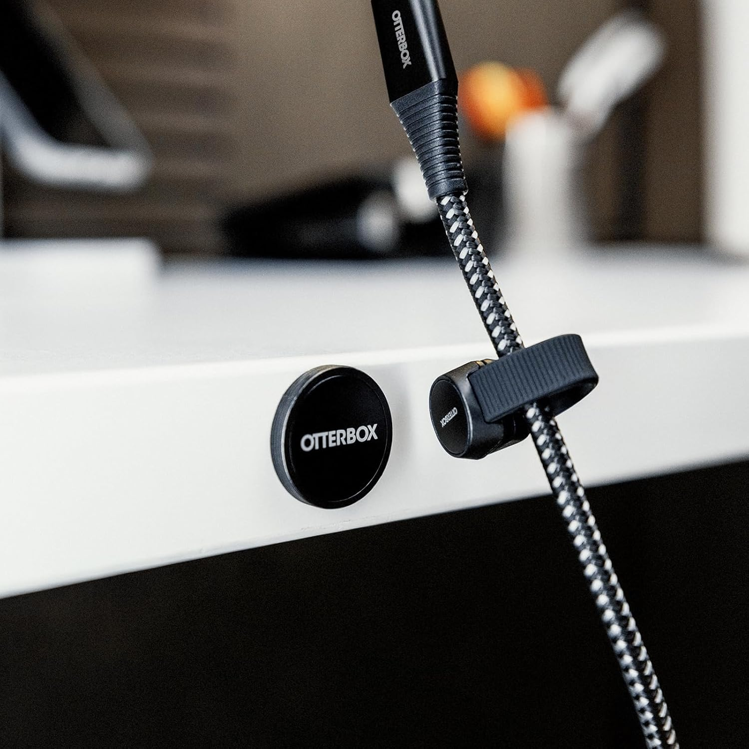 Otterbox Premium Pro Fast Charge Lightning to USB-C Cable, 2 Metre Length, White image number 5