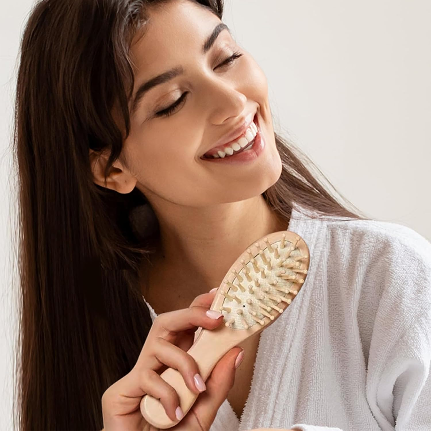 HUTRADE Pack of 2 Wooden Mini Hair Brush, Children'S Hair Brush, Small Bamboo Hair Brush for Travel, Wooden Hair Brush for Women, Men, Children, All Hair Types image number 2