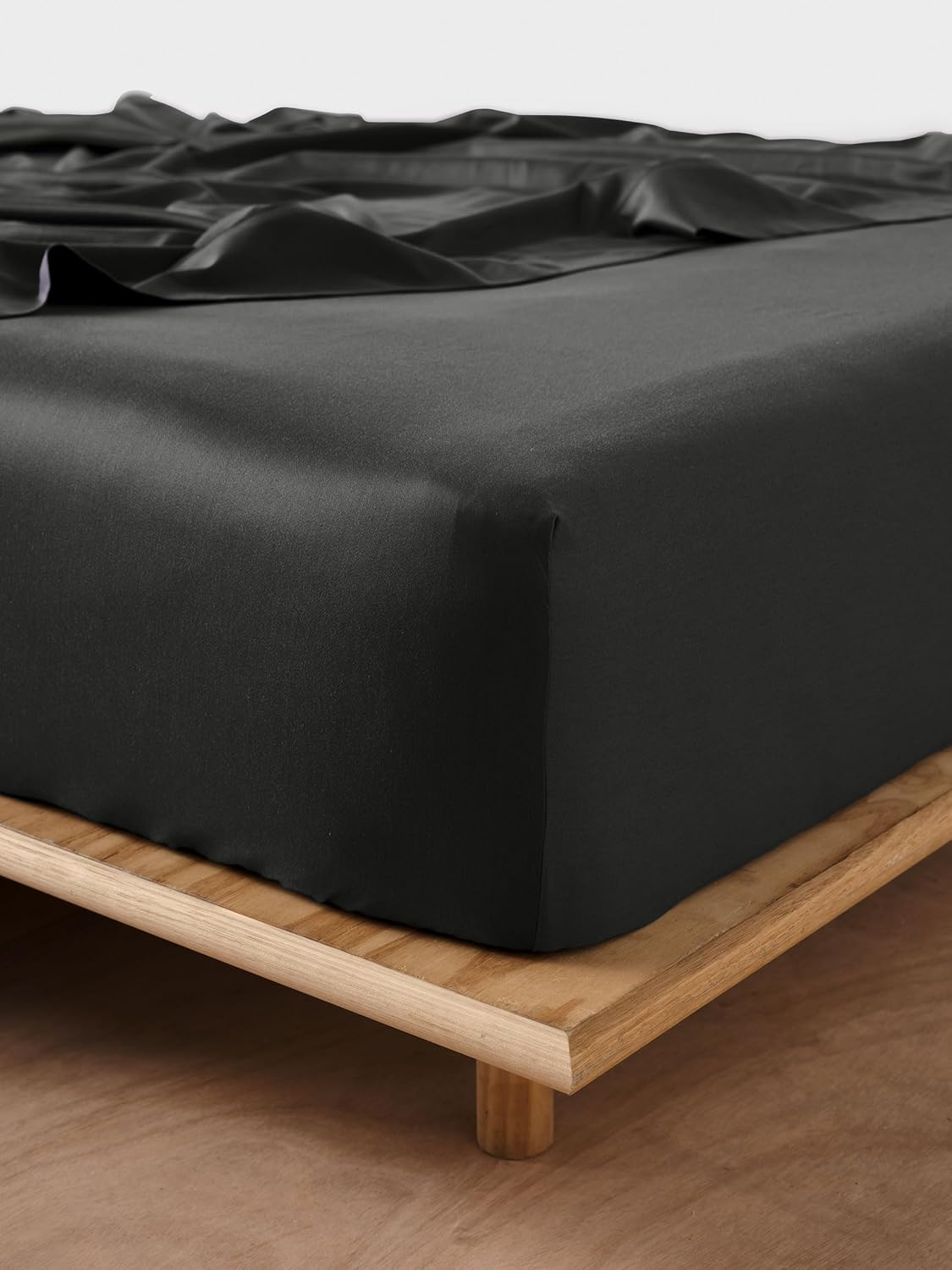 Linen House Nara White QB Fitted Sheet