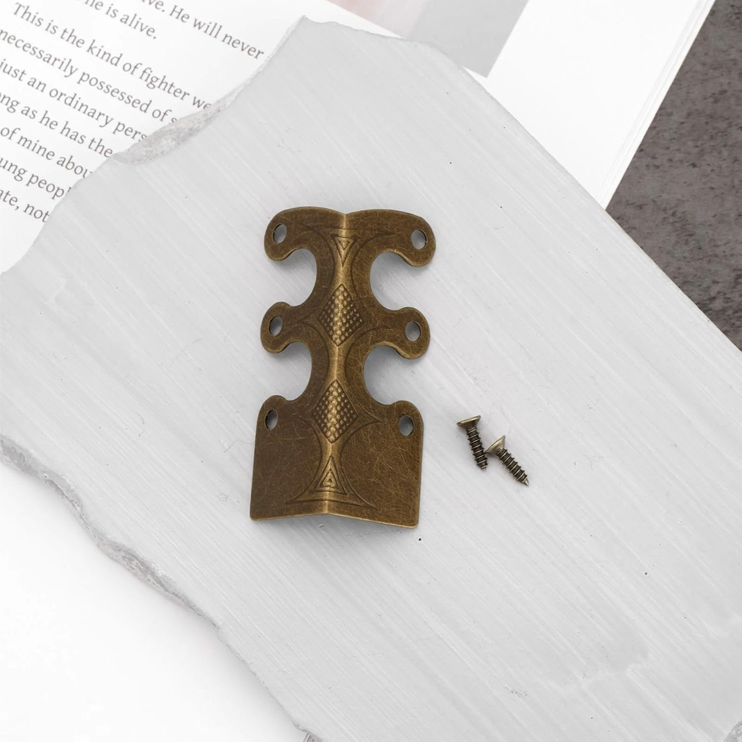 12Pcs Metal Corner Protectors Baseboard with Screws for Furniture Living Room Office and Jewelry Gift Packaging 4.8X2.9X2.1Cm Bronze