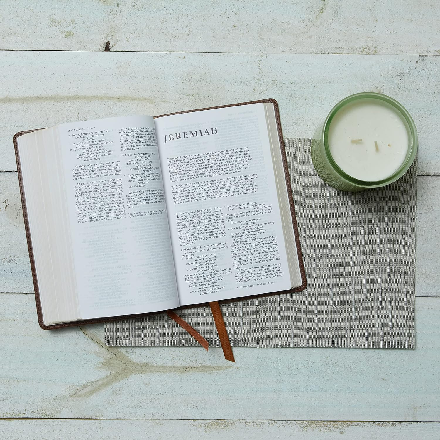 NRSV Catholic Bible Gift Edition [Brown]: Holy Bible image number 3